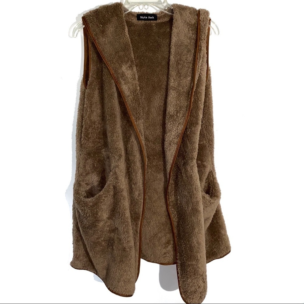 Style Rack Open Front Hooded Vest